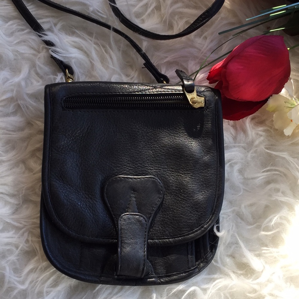 🌺 💯 leather mini travel crossbody / belt bag🌺